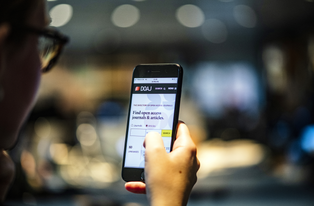 Forsiden af Directory of Open Access Journals på telefon
